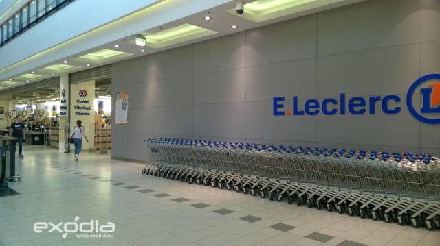 E.Leclerc has many hypermarkets in Poland.